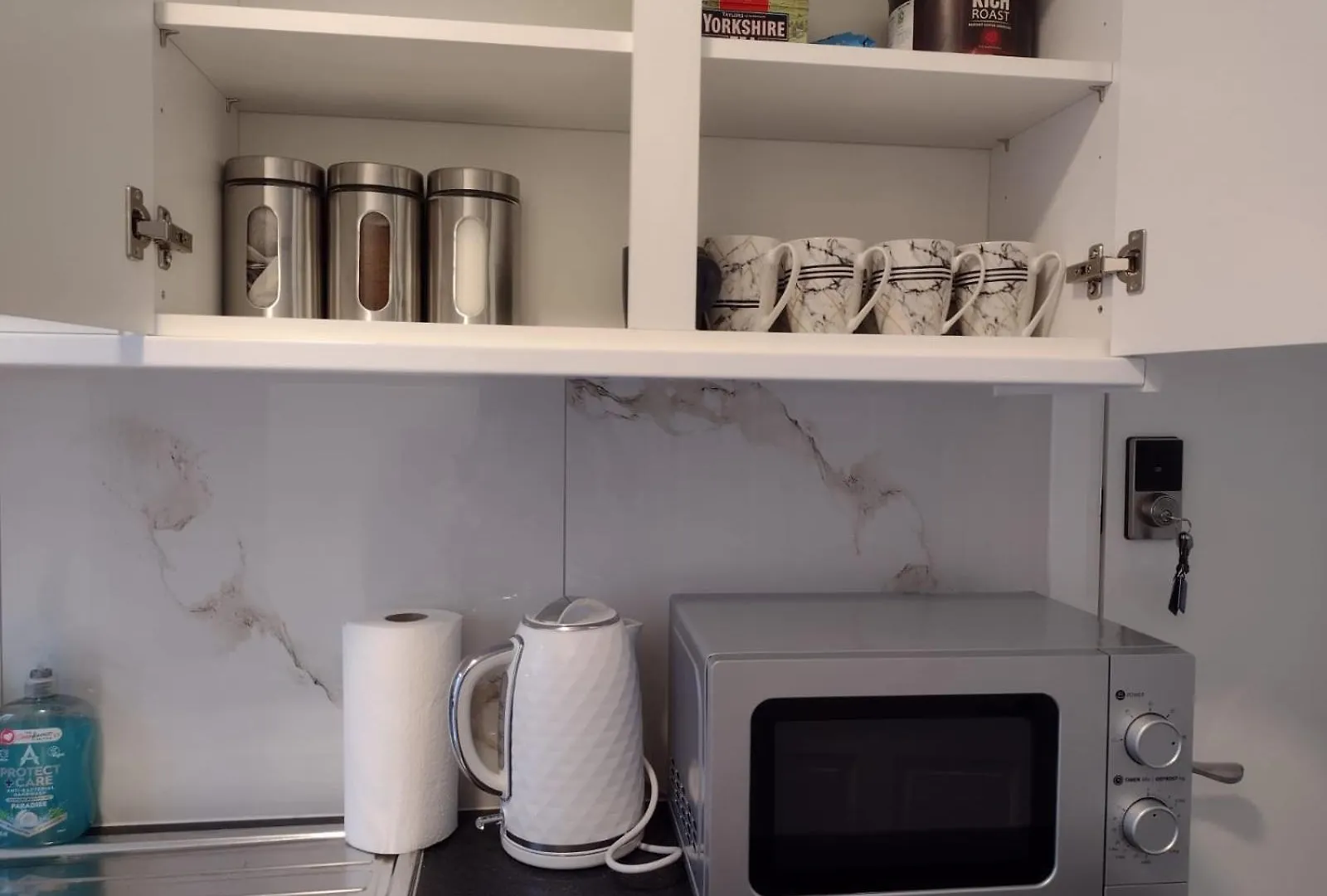 Baraka House Royal Victoria Apartment London Homestay